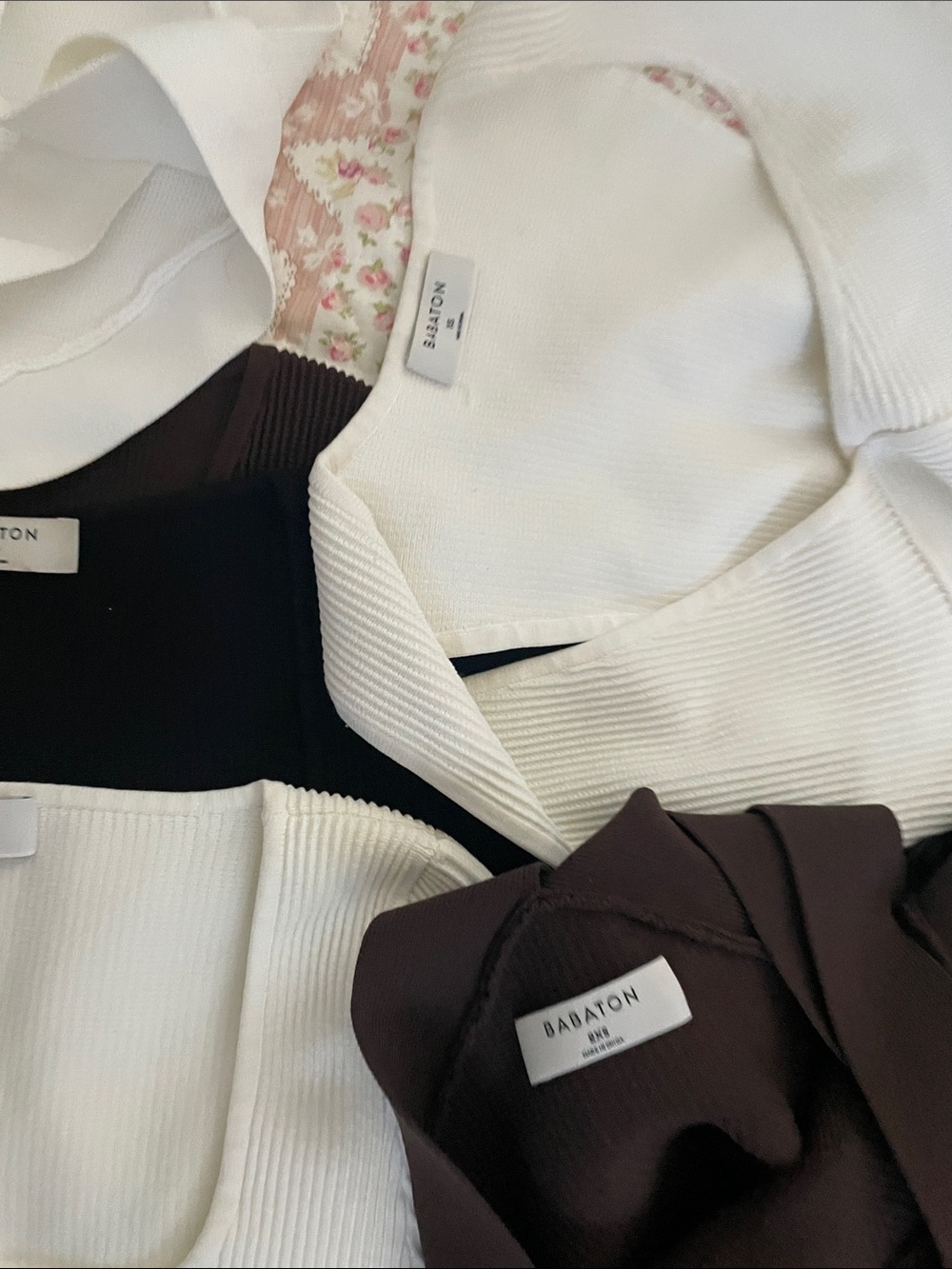 bundle of aritzia babaton sculpt knit tops - Picture 5 of 6